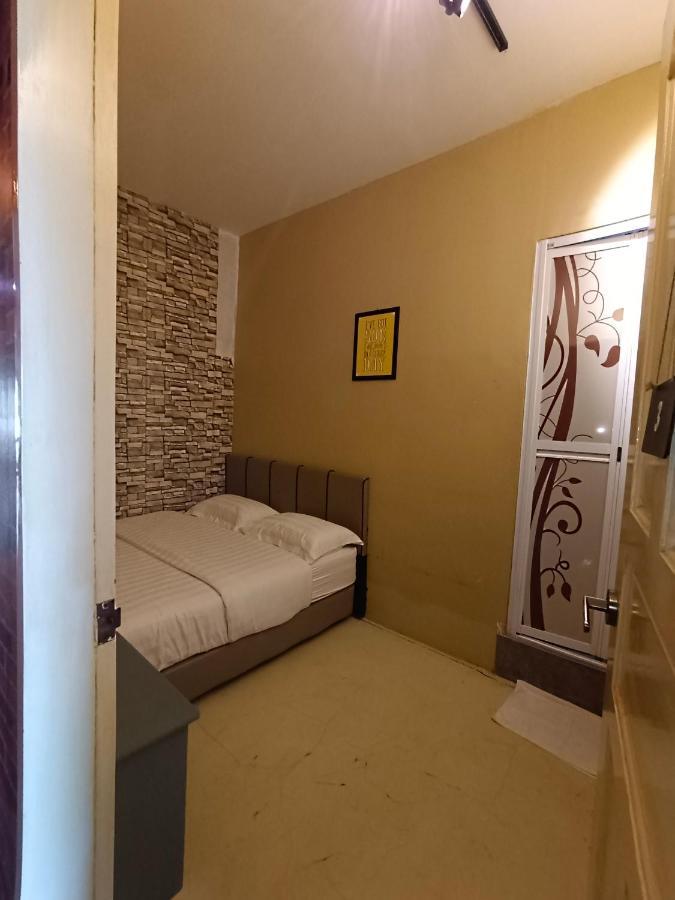 Cow B Homestay Semporna Bagian luar foto