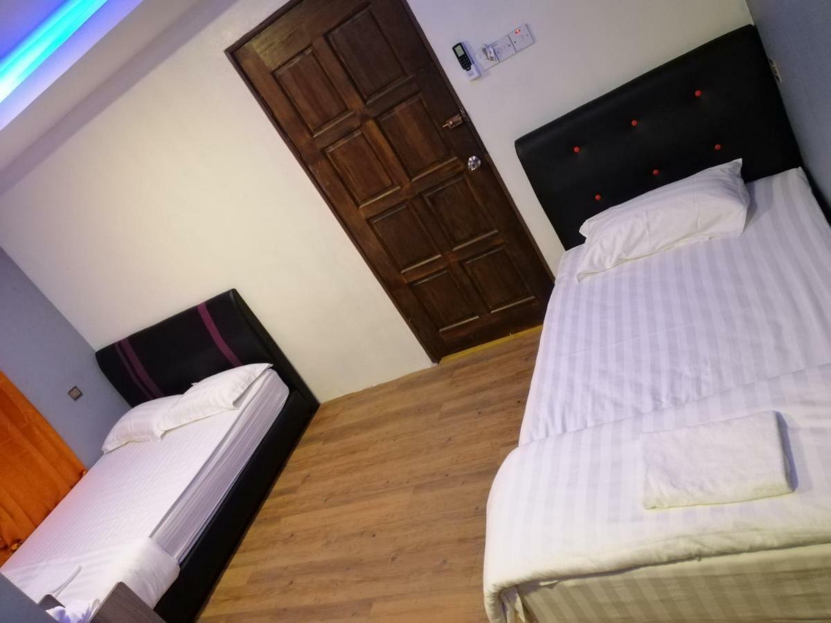 Cow B Homestay Semporna Bagian luar foto
